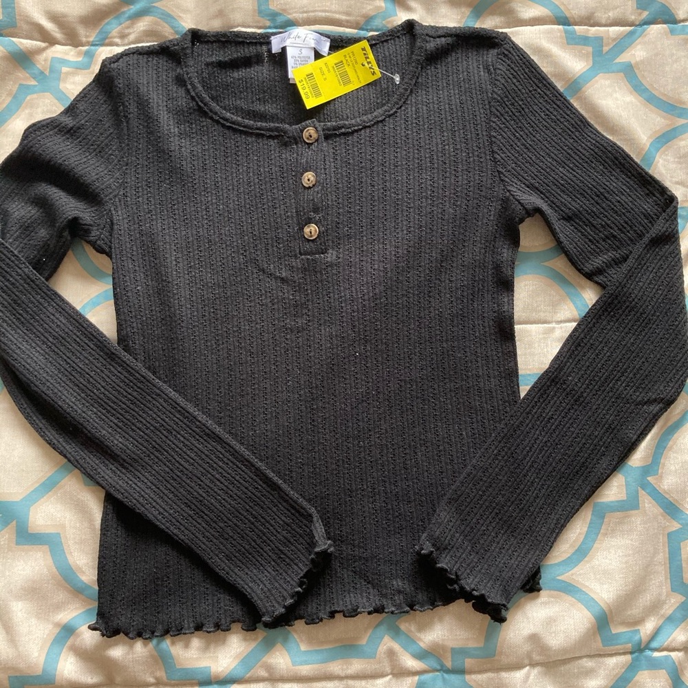 Front Botton Tilly’s Long Sleeve